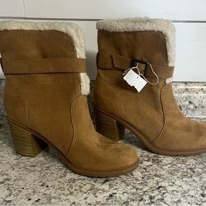 American eagle size seven tan bootie